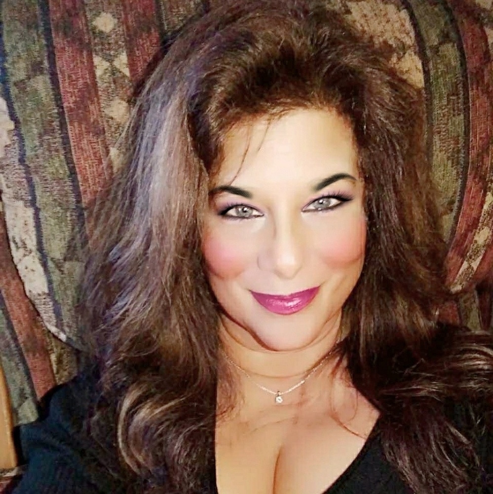 Meet your Posher, Nadia